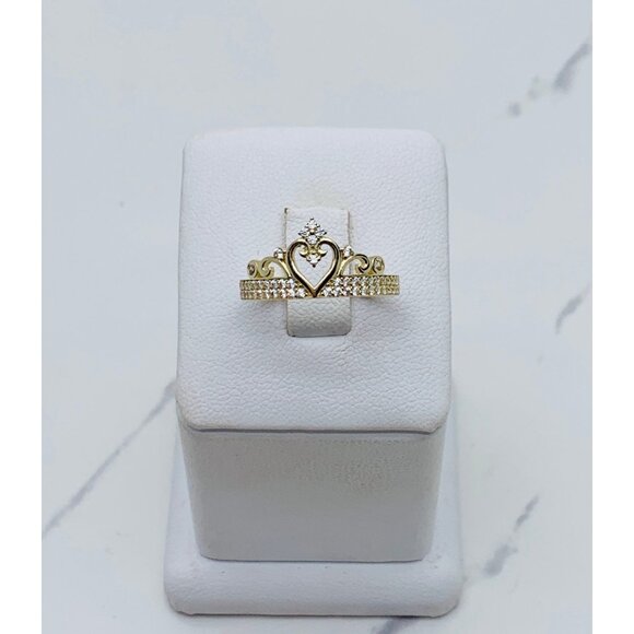 10k solid Gold Ring Size 8 - quinceañera crown tiara